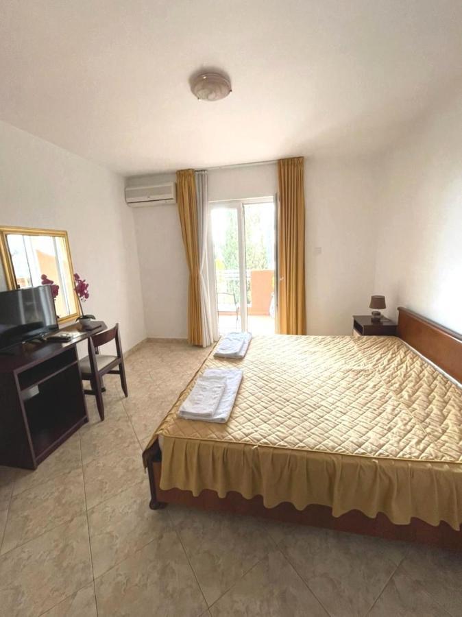 Hotel Suzana Budva Kültér fotó