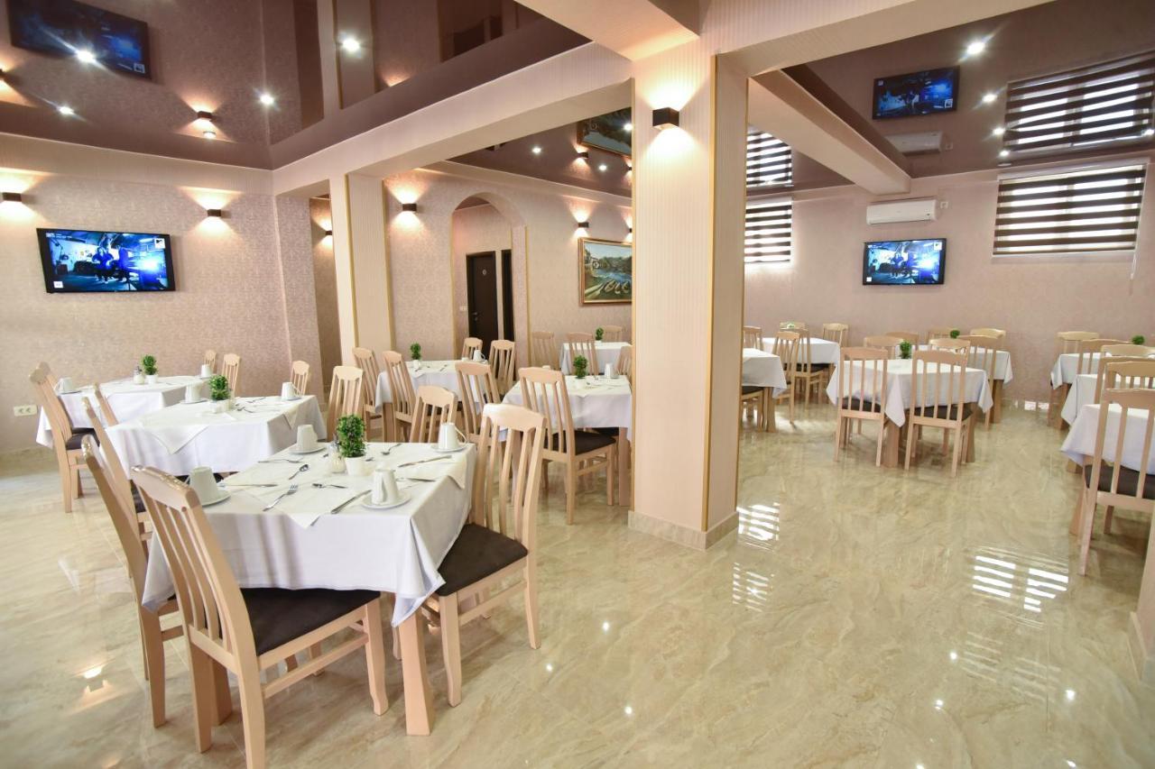 Hotel Suzana Budva Kültér fotó