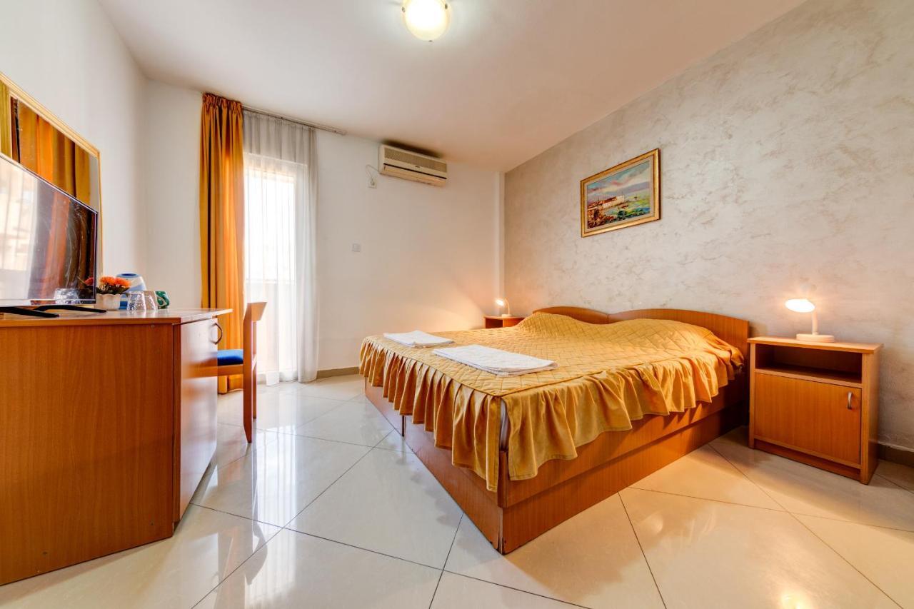 Hotel Suzana Budva Kültér fotó