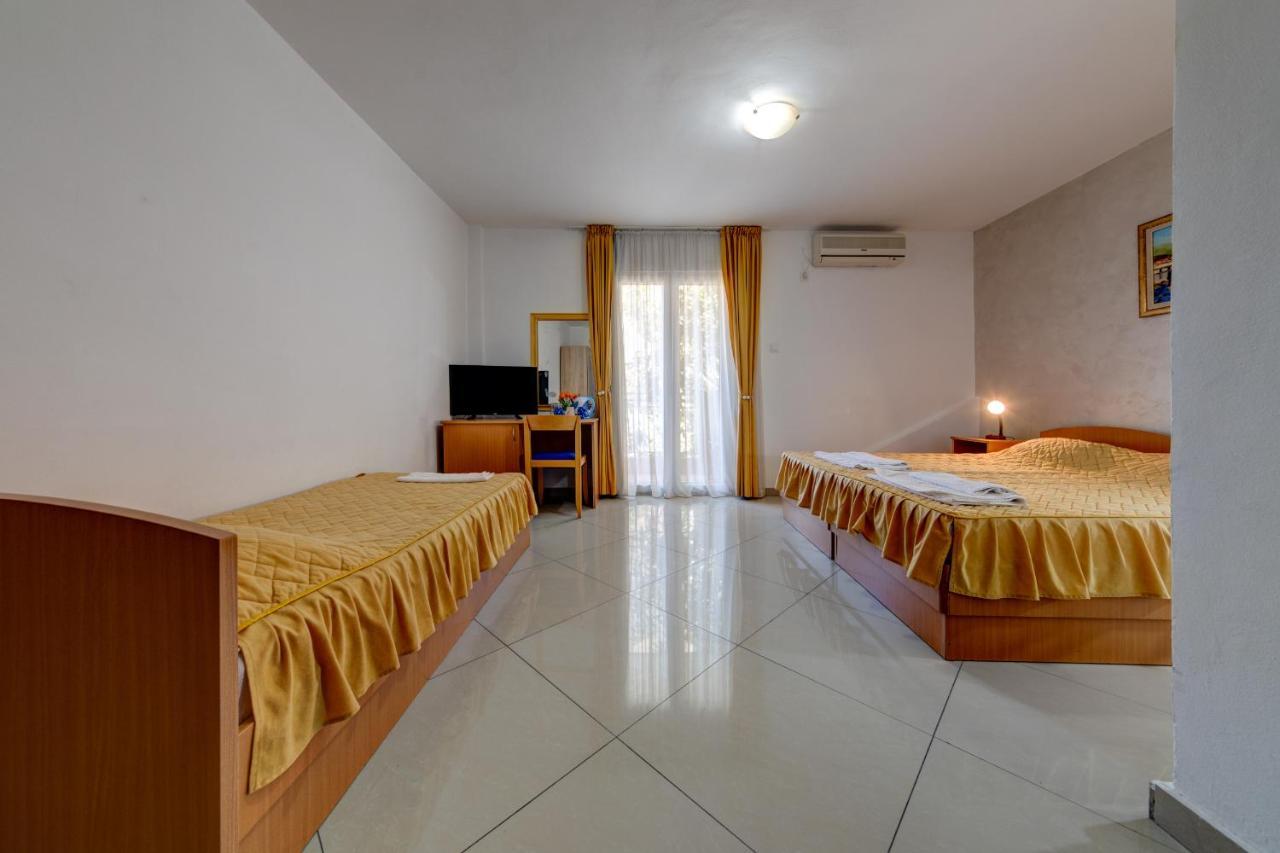 Hotel Suzana Budva Kültér fotó