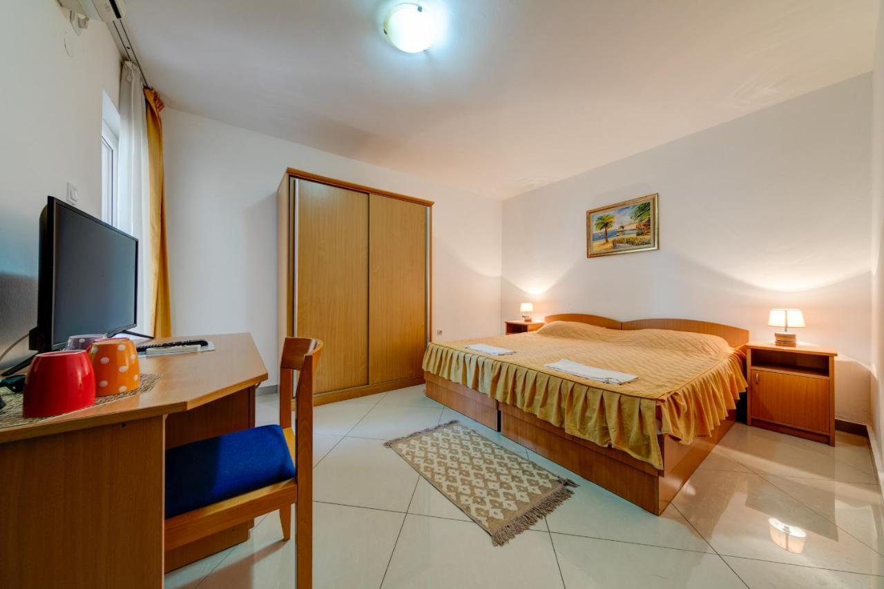 Hotel Suzana Budva Kültér fotó