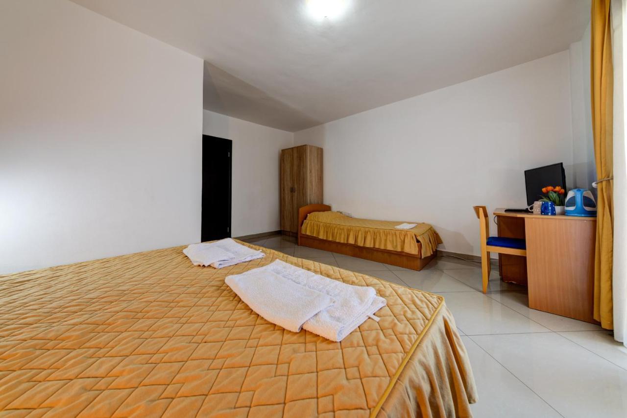 Hotel Suzana Budva Kültér fotó