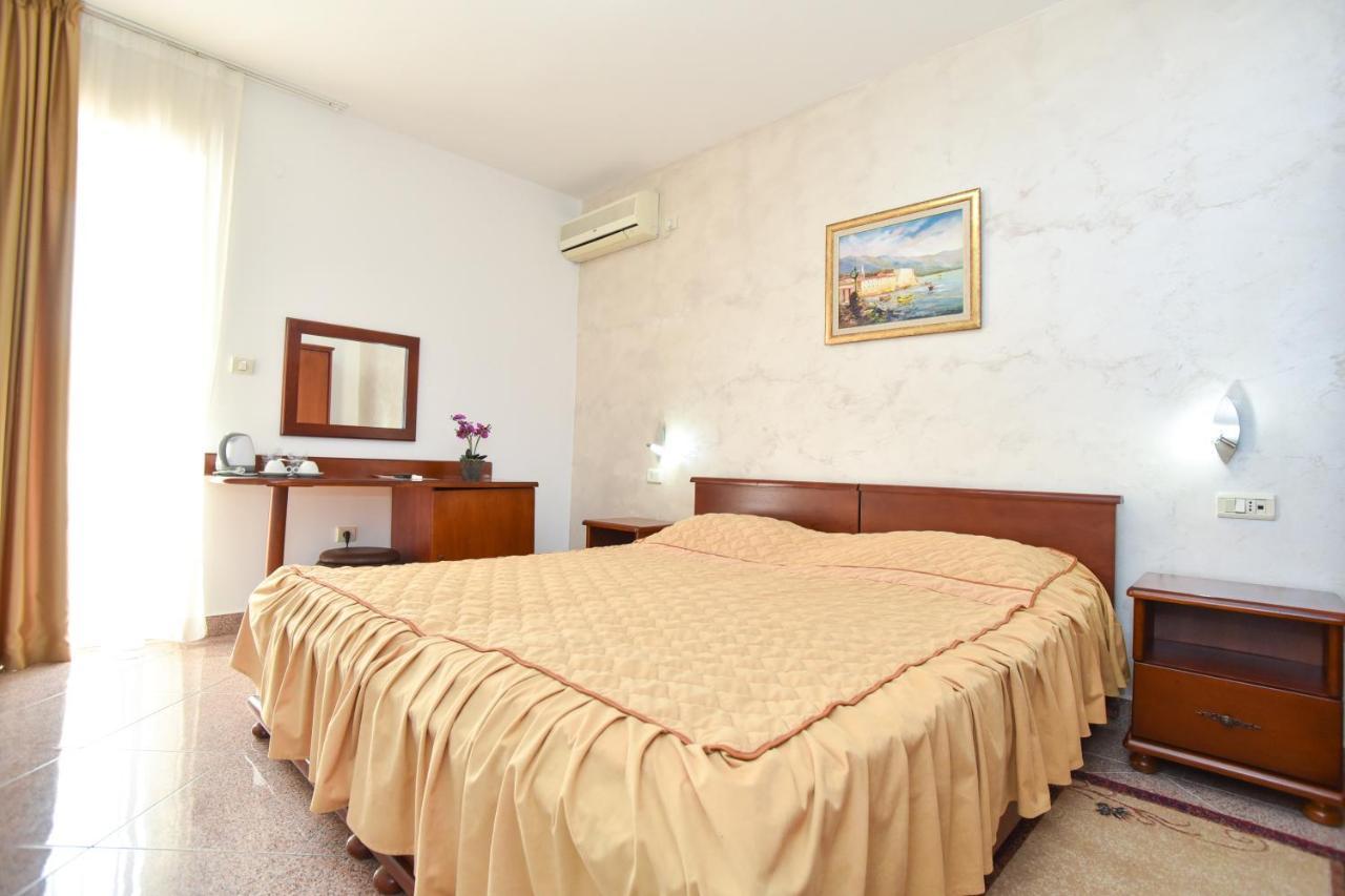 Hotel Suzana Budva Kültér fotó